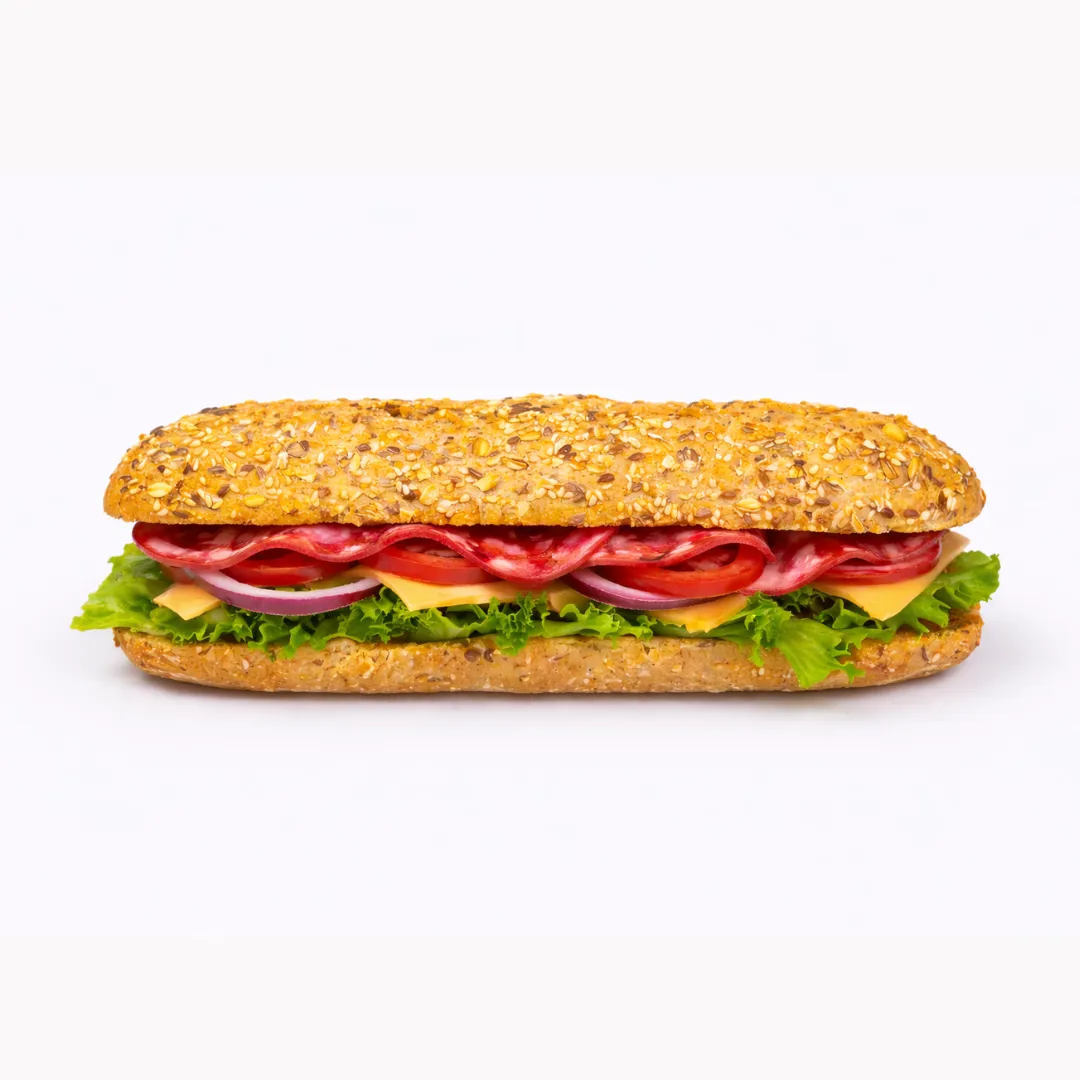 Bagietka z salami i serem cheddar