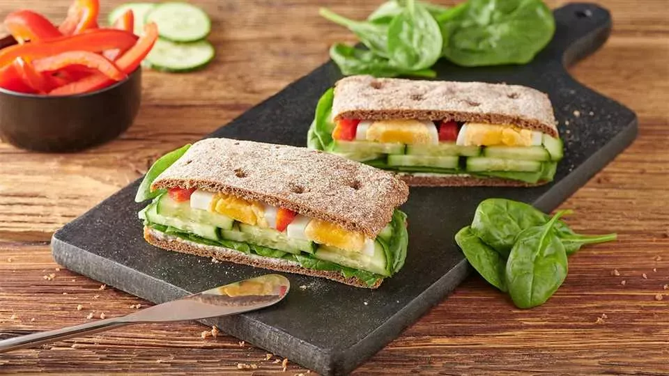 Ciabatta z jajkiem i szynką