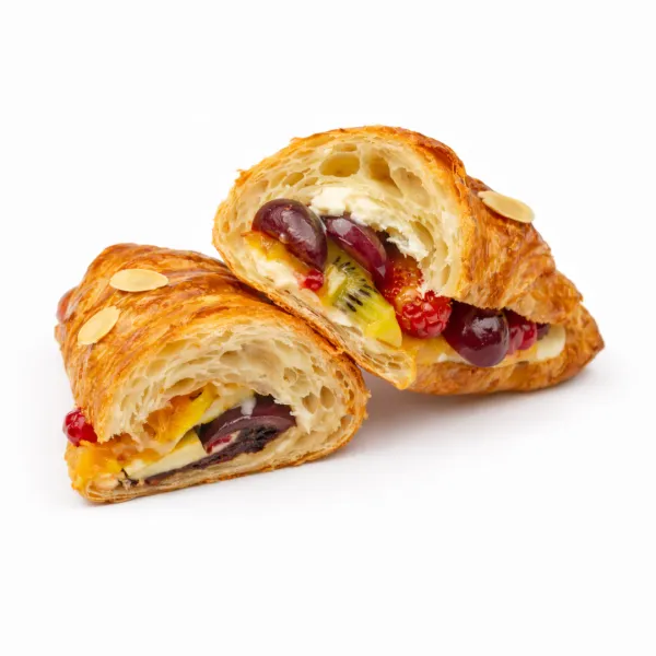 Naleśniki z twarogiem i świeżymi owocami