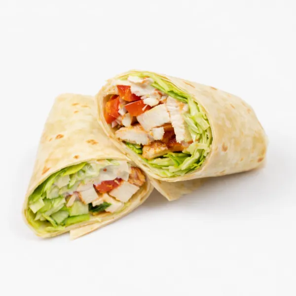 Tortilla z kurczakiem i sosem cezar